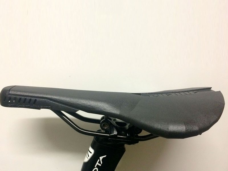 Kocello – selle de vélo de route ultralégère et confortable, en carbone,  avec coussin, pour la course